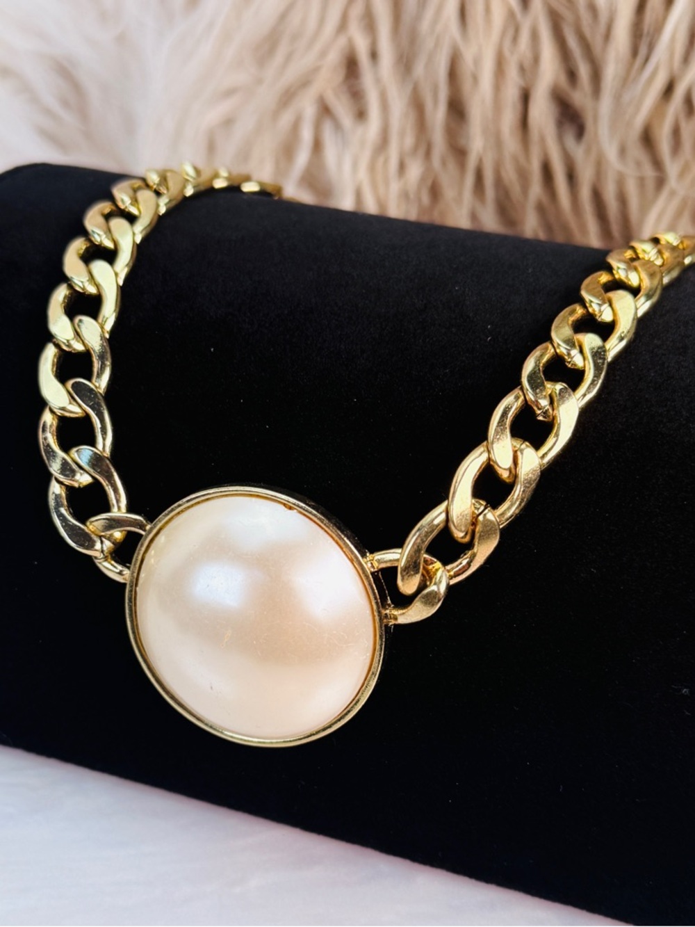 Vintage goldtone with large faux pearl center costume necklace